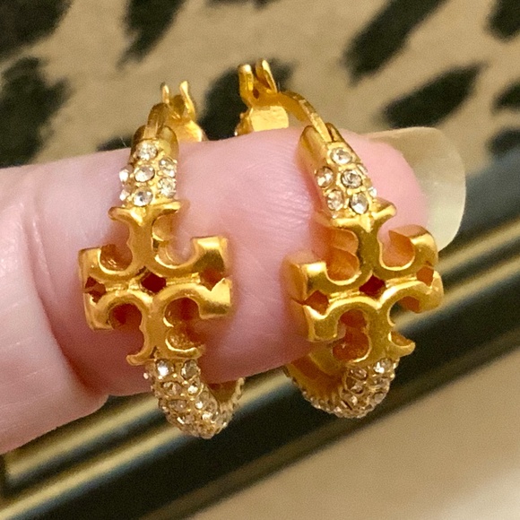 Tory Burch Eleanor Pave Crystal Gold Hoop Earrings NWT - Picture 2 of 16